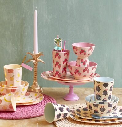 Mugg Happy Fruits Print från Rice med lekfullt fruktmotiv