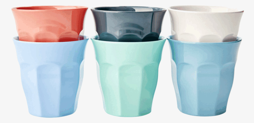 Muggar Medium Happy 21St från Rice i sex olika färger