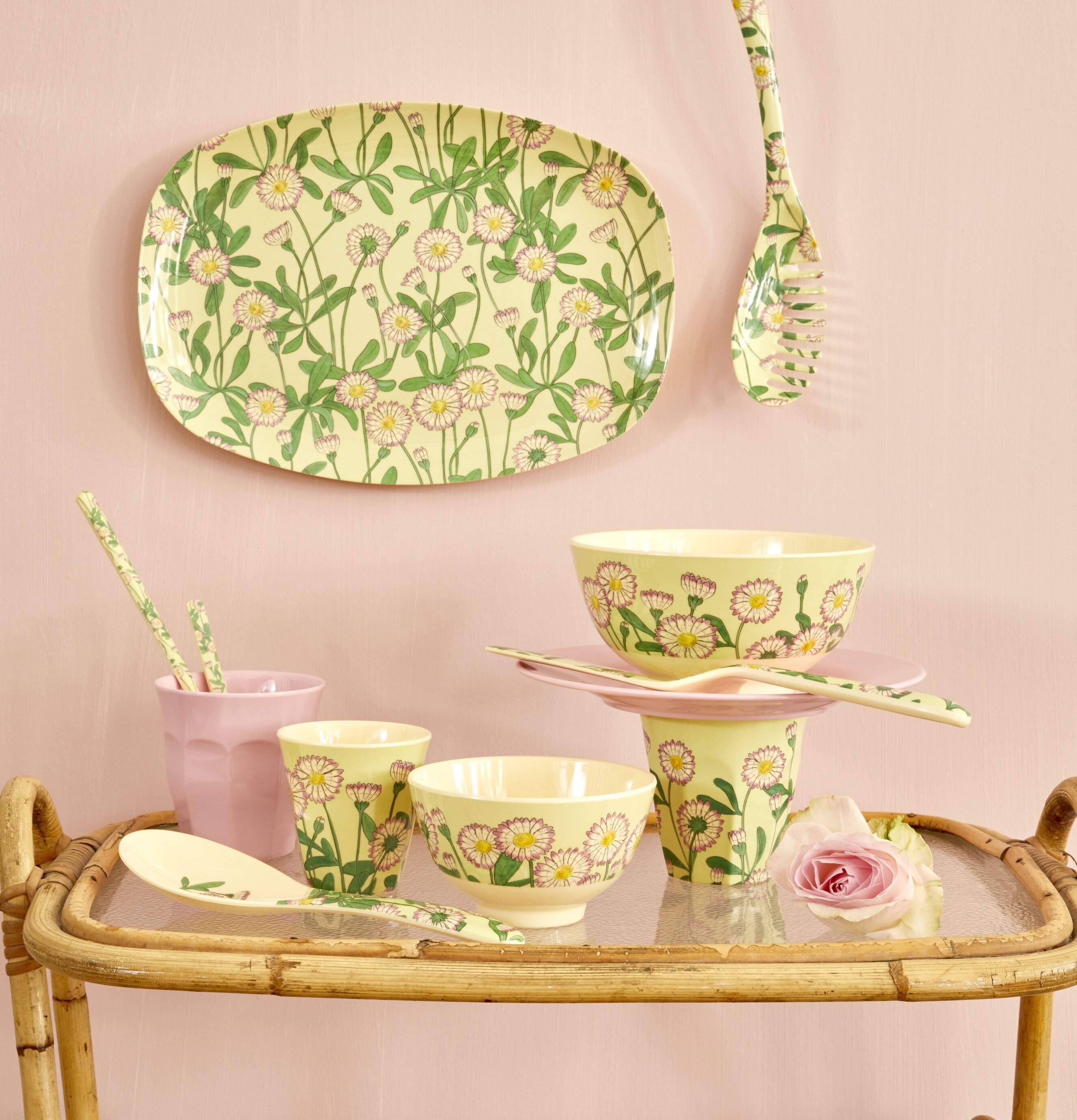 Mugg Daisy Print från Rice med livligt blomstertryck