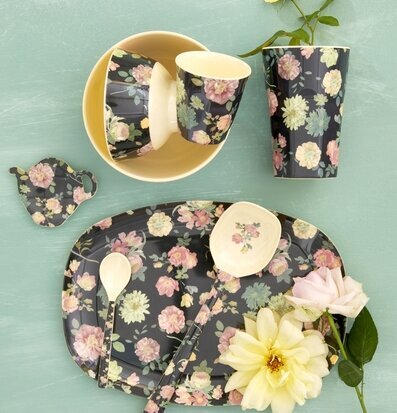 Tallrik Dark Rose Print Skål Liten Mugg Rice Tallrikar Djupa tallrikar (ej skål) Desserttallrikar Assietter Barntallrikar