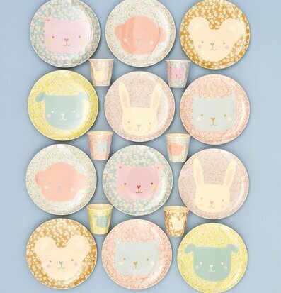 Barntallrik Katt Rosa Kanin Ljuslila Björn Turkos/Rosa Hund Gul Apa Ljusblå Teddy Brun Barnmugg Rice Tallrikar