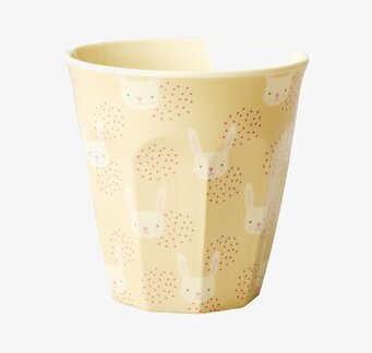 Barnmugg Rabbit Print från Rice med gula och kaninmotiv
