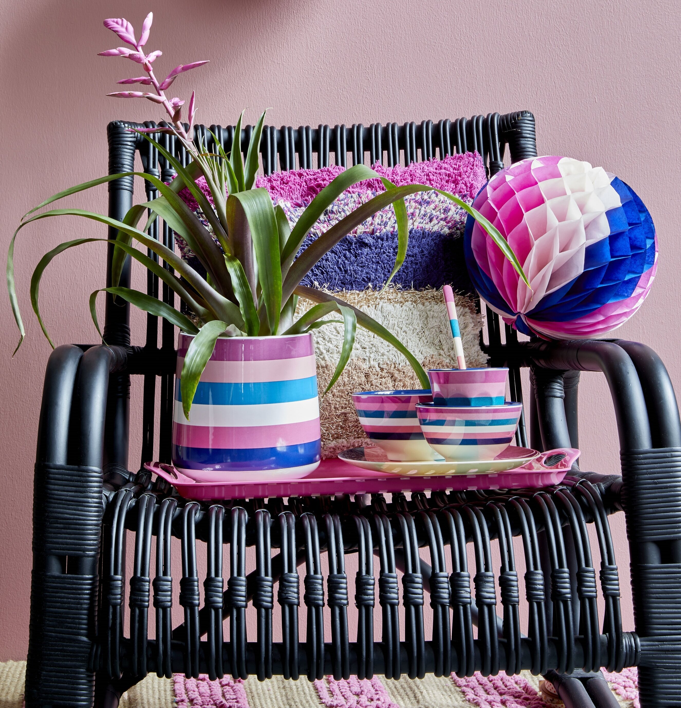 Rice Mugg Stripe Print med växt, färgglada dekorationer