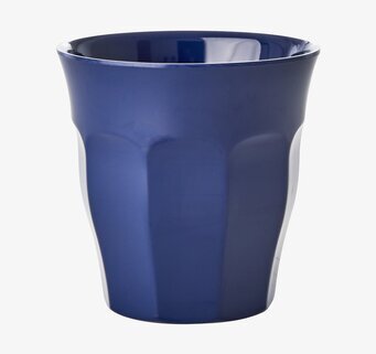 Mugg Melamin Navy Blue från Rice med djup marinblå färg