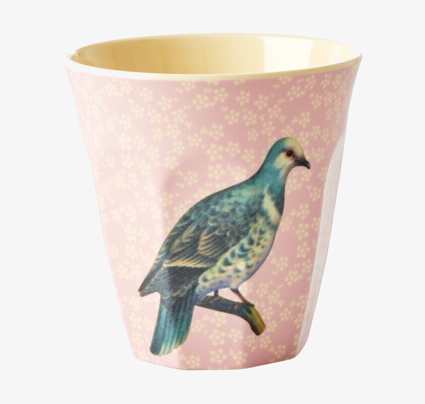 Mugg Vintage Bird Print Soft Pink från Rice mot vit vägg