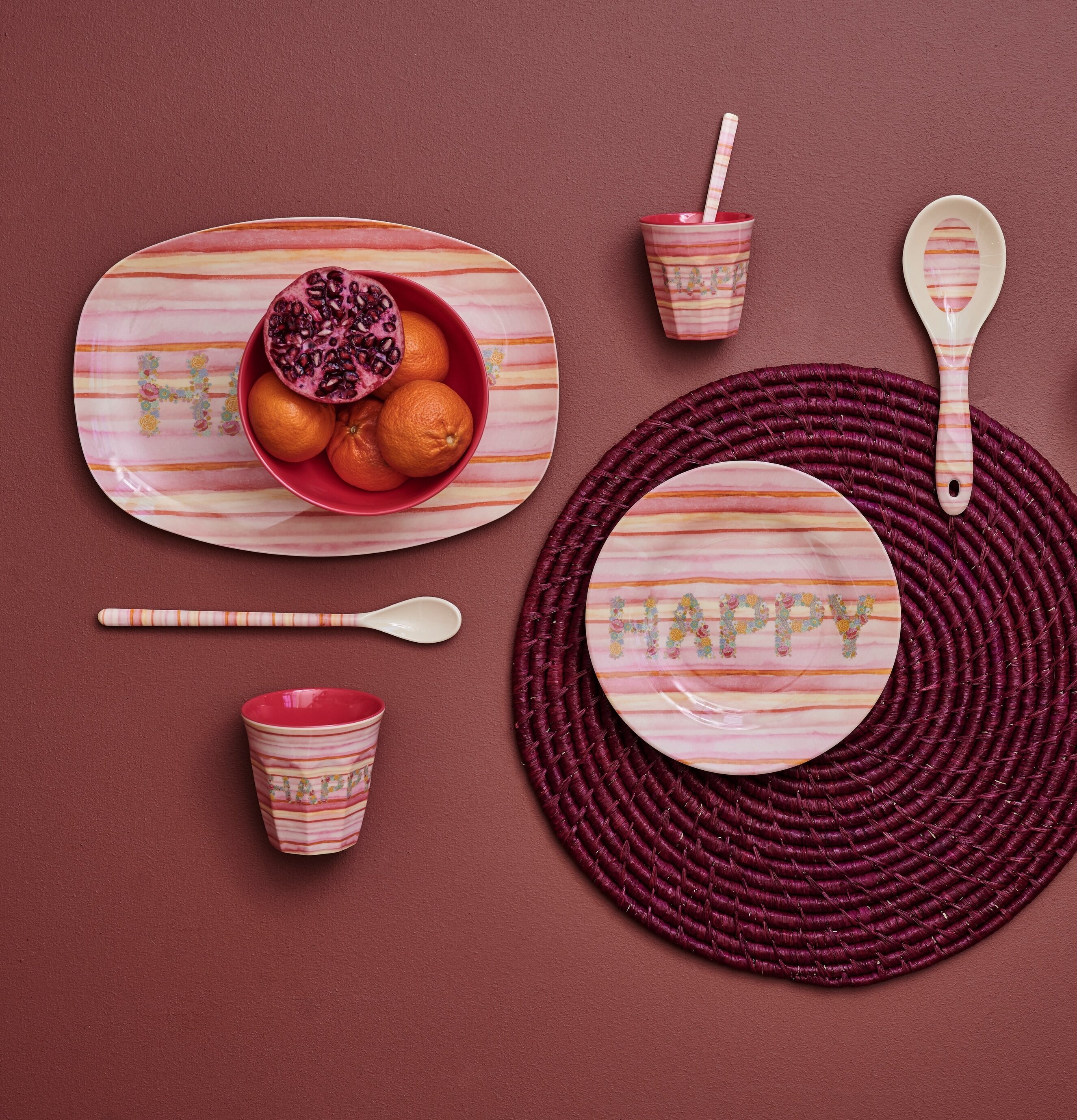 Mugg Happy Pink Print från Rice med rosa ränder och text