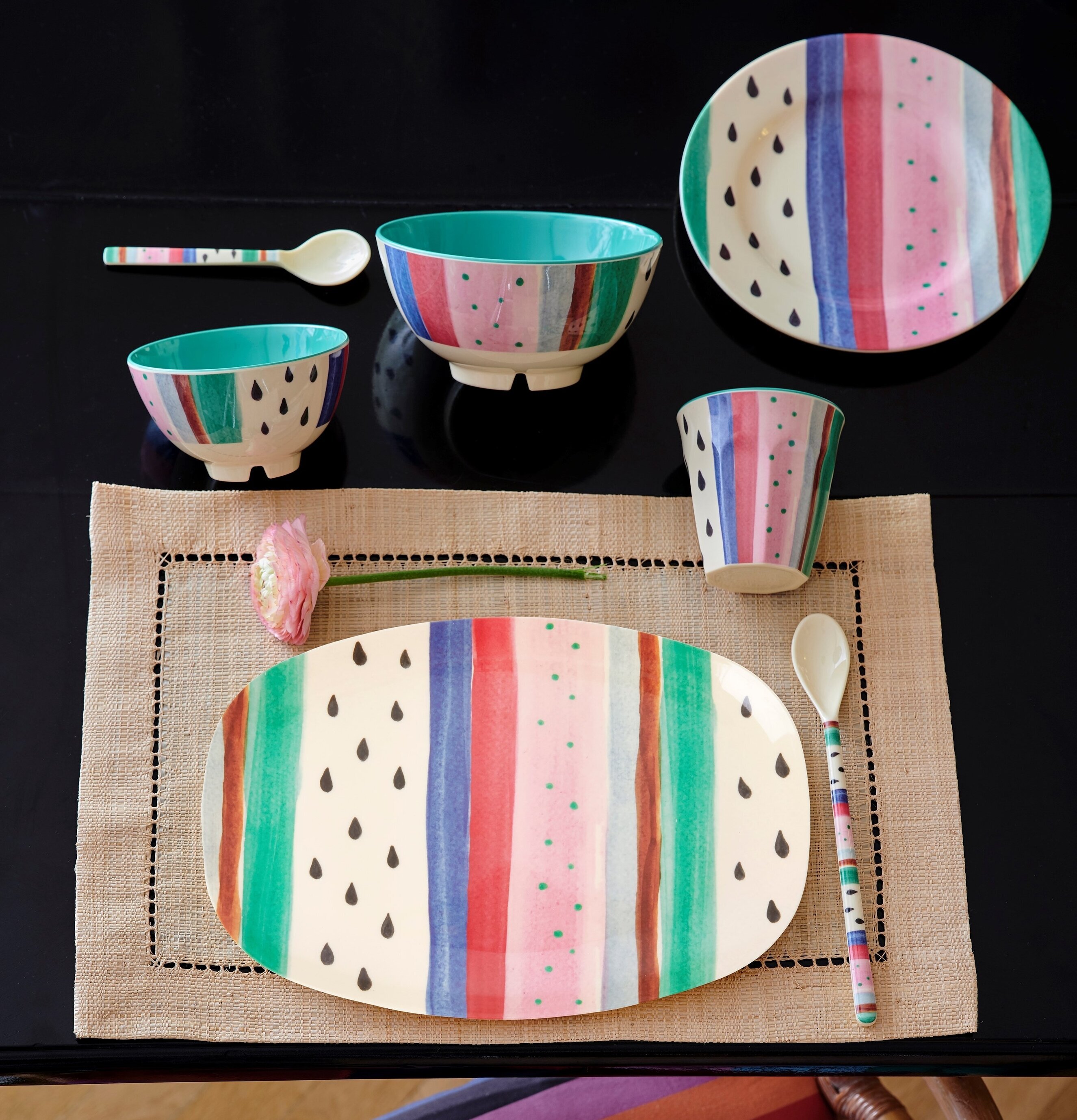 Mugg Louise´s Stripe Print från Rice med färgglada ränder