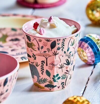 Mugg Jungle Animals Print Coral från Rice med djungelmotiv
