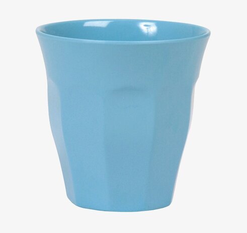 Mugg Turkos från Rice med klar turkos färg och vågig kant