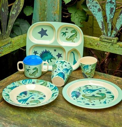 Babymugg Dino Print från Rice med dinosauriemotiv och lock