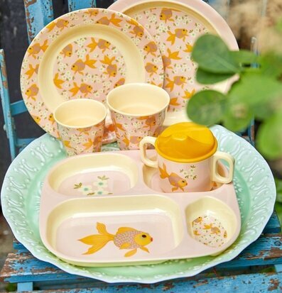 Babymugg Goldfish Print från Rice med matchande kollektion