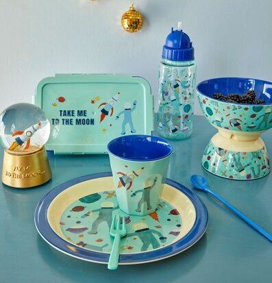 Mugg Space Print från Rice med rymdmotiv och lindgrön färg