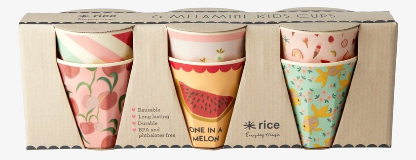 Små Muggar Goldfish Print från Rice, sex färgglada barnmuggar