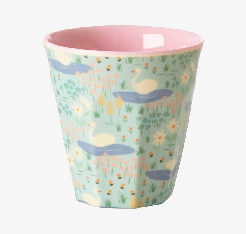 Liten Mugg Swan Print från Rice med svanmönster och blommor