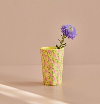 Mugg Latte Sunny Days Print från Rice med blommigt mönster
