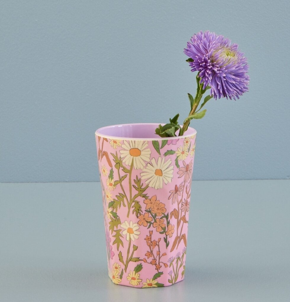 Mugg Latte Daisy Dearest Print från Rice med blommönster