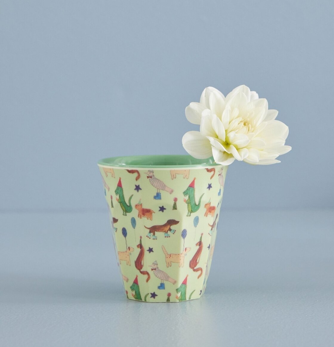 Melaminmugg Animal Green Print från Rice med djurmönster