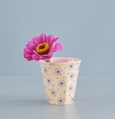 Melaminmugg Flowers Print från Rice med blommigt mönster