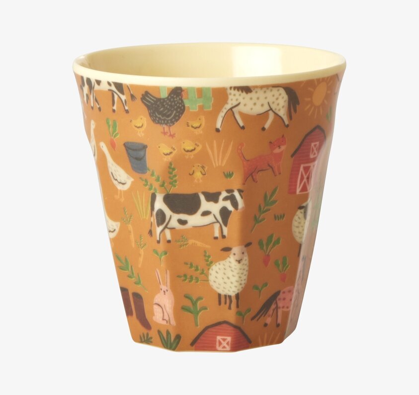 Barnmugg Farm Print från Rice med färgglada gårdsmotiv