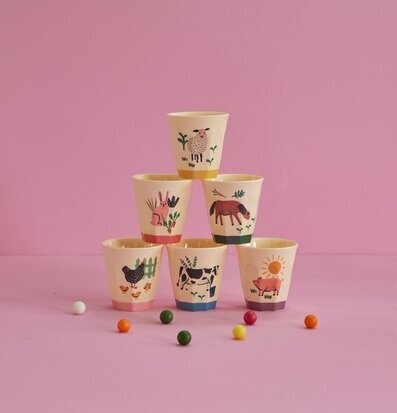 Små Muggar 6-pack - Farm Print från Rice, staplade med kulor