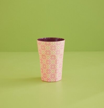 Mugg Latte Graphic Flower Print från Rice med blommönster