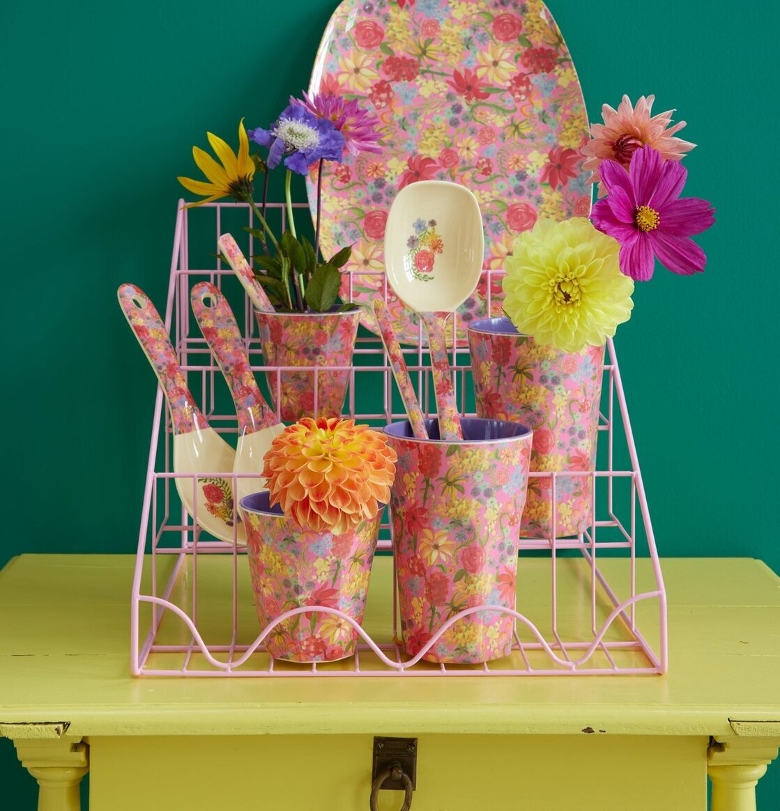 Mugg Latte Swedish Flower Print från Rice i färgglad miljö