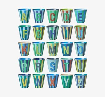 Melaminmugg Alphabet Stripes Blue Rice Melaminmuggar Lattemuggar i melamin Melaminkoppar