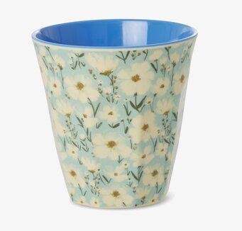 Bild på melaminmugg med blommor och blå insida sommarkänsla