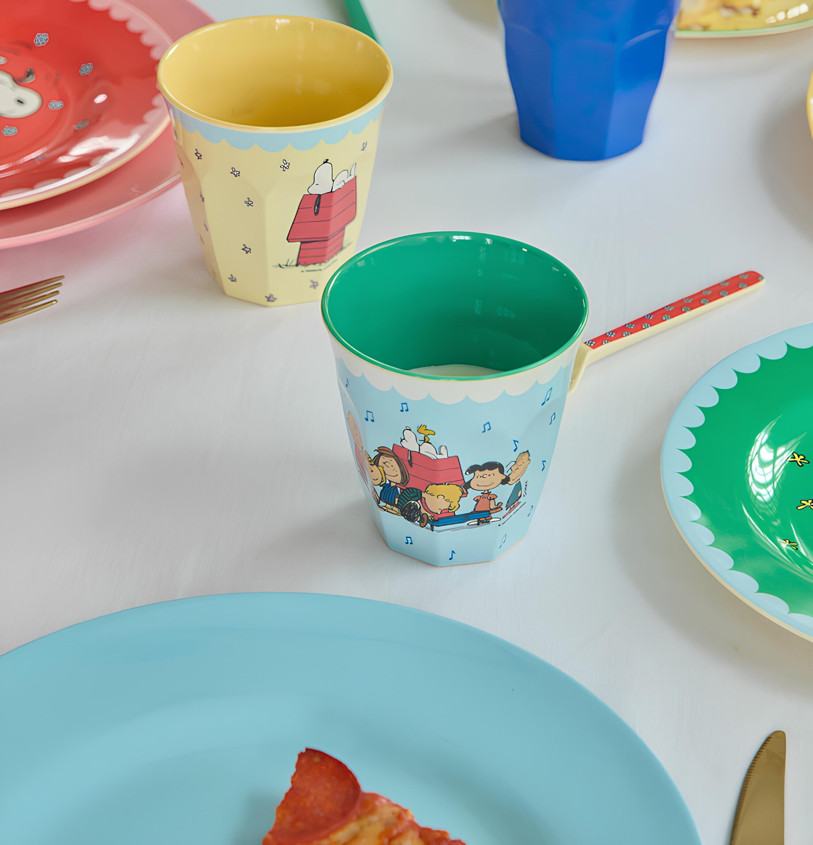 Melaminmugg Snobben - Life Is Better With Friends Rice Melaminmuggar Lattemuggar i melamin Melaminkoppar