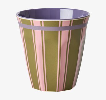 Foto på randig melaminmugg i rosa, oliv och lila