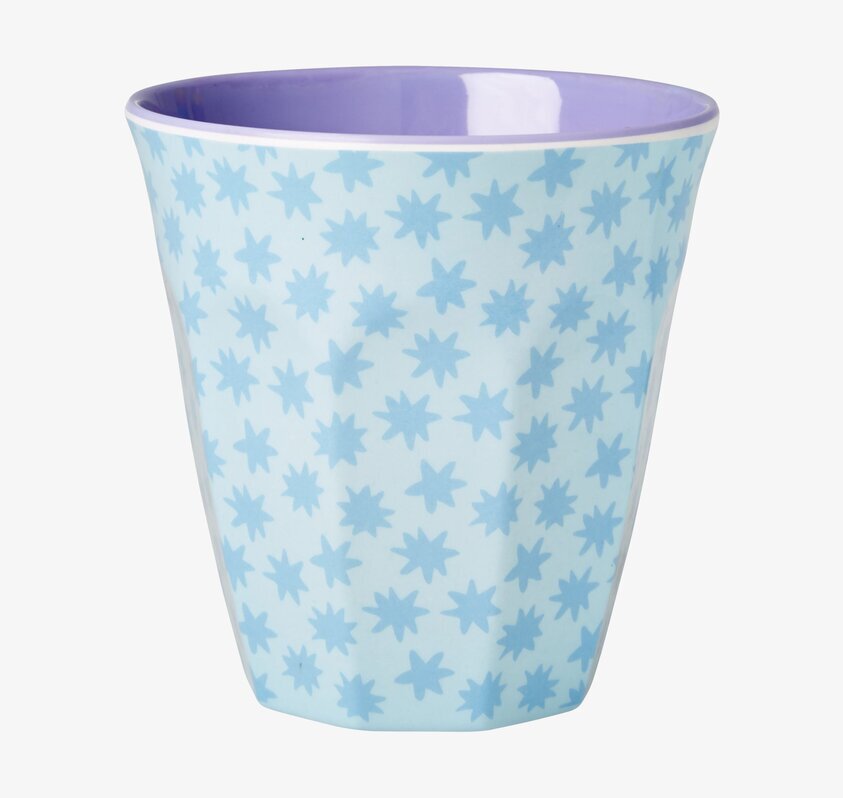 Mugg Stardust Print från Rice med ljusblått stjärnmönster