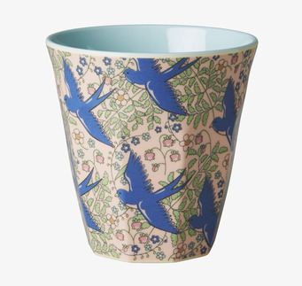 Mugg Swallow Print från Rice med blå svalor och blommor