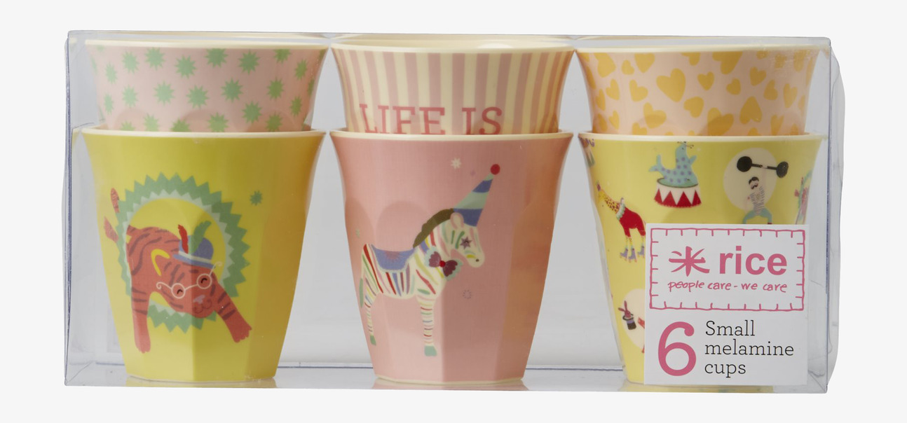 Muggar Circus Print Pink från Rice med färgglada cirkusmotiv