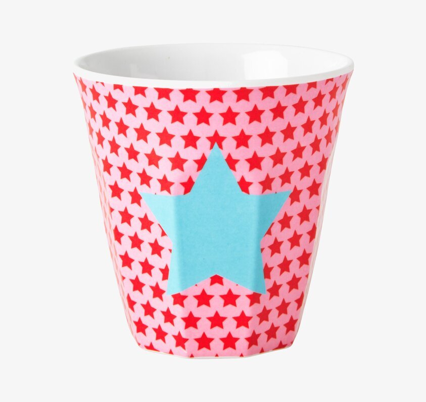 Mugg Star Print från Rice med röda stjärnor och blå stjärna