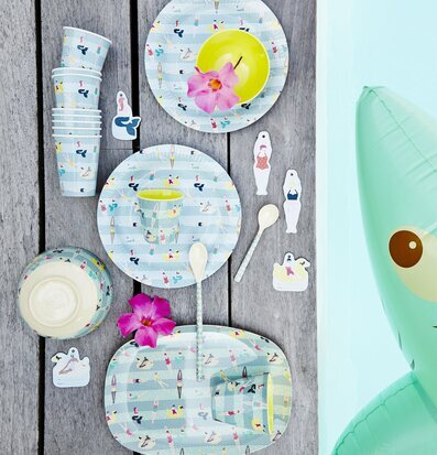 Mugg Swimster Print från Rice med livfulla badillustrationer