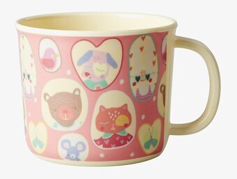 Baby Cup Happy Camper från Rice med djurmotiv och pastellfärger