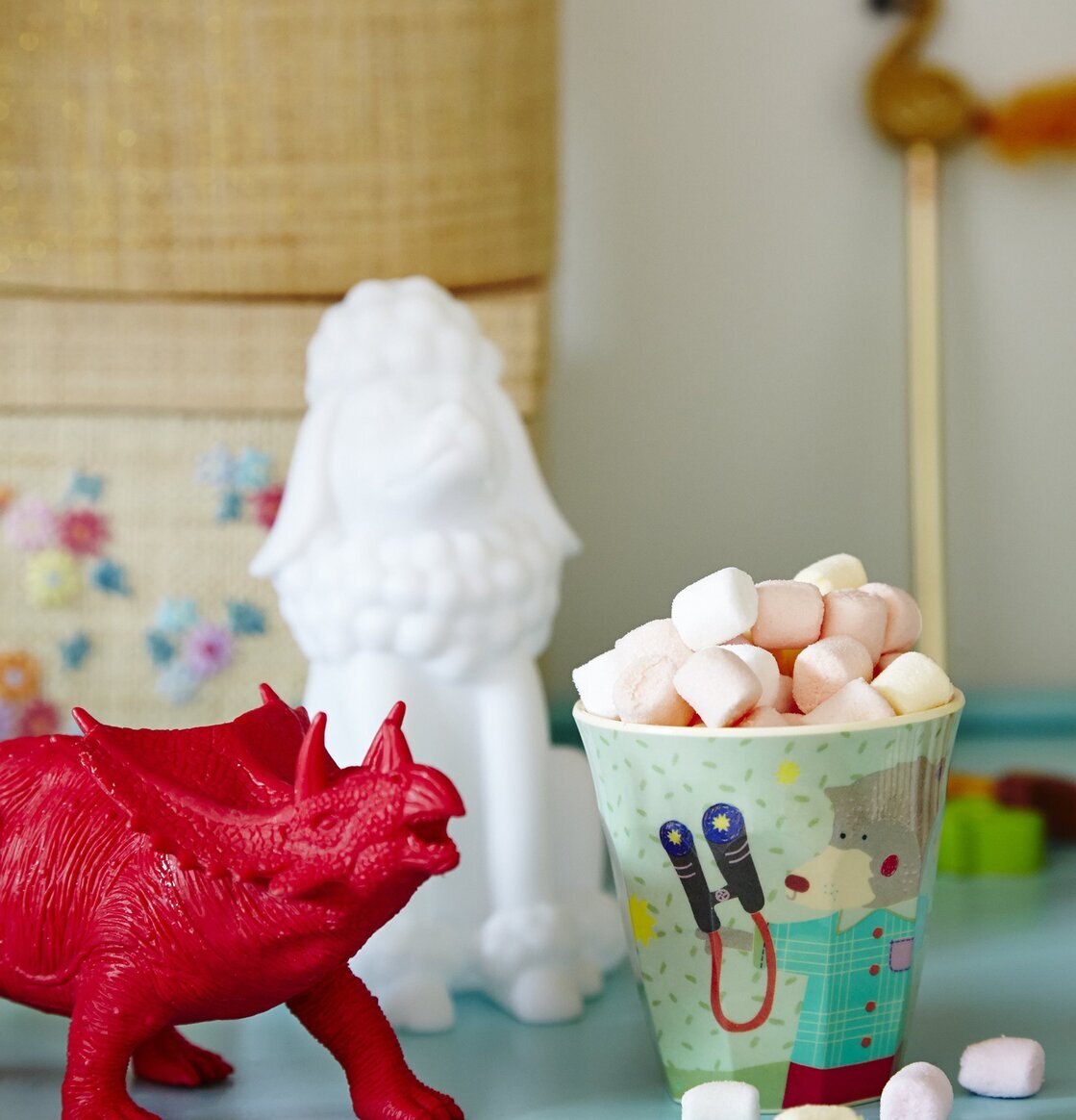 Barnmugg Happy Camper Print från Rice med lekfullt motiv