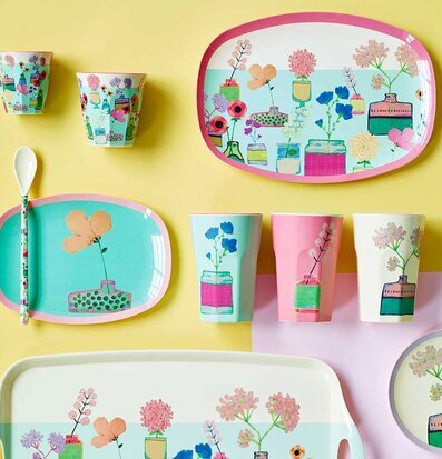 Mugg Latte Flower Prints Grön från Rice med blommotiv