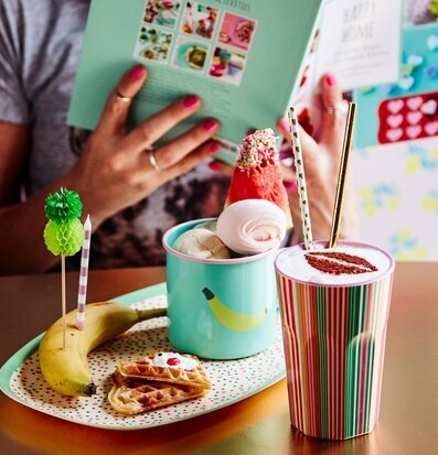 Mugg Latte Stripe Print från Rice med färgglada ränder