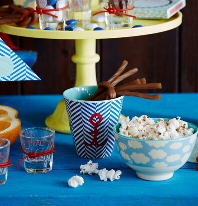 Mugg Sailor Stripe & Anchor Print från Rice på festligt bord