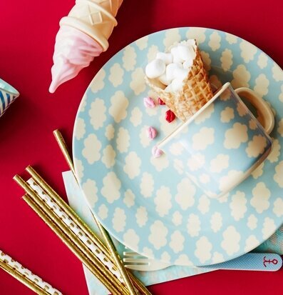 Baby Cup Cloud Print från Rice med molnmönster och tallrik