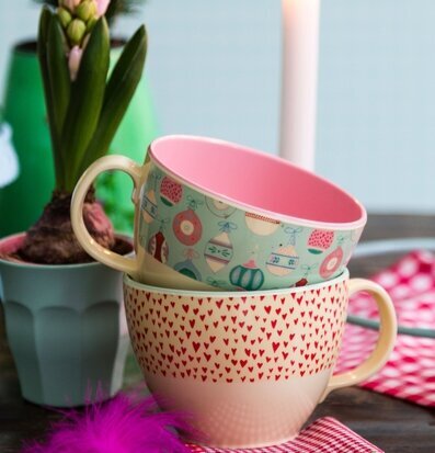 Melamin Jumbomugg Hjärtan från Rice med hjärtmönster