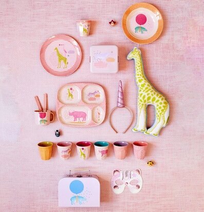 Baby Cup Animal Print från Rice med färgglada djurmotiv