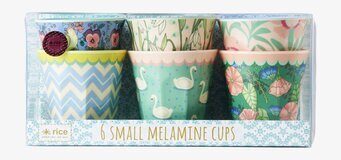 Små Muggar Shine Prints från Rice med färgglada mönster