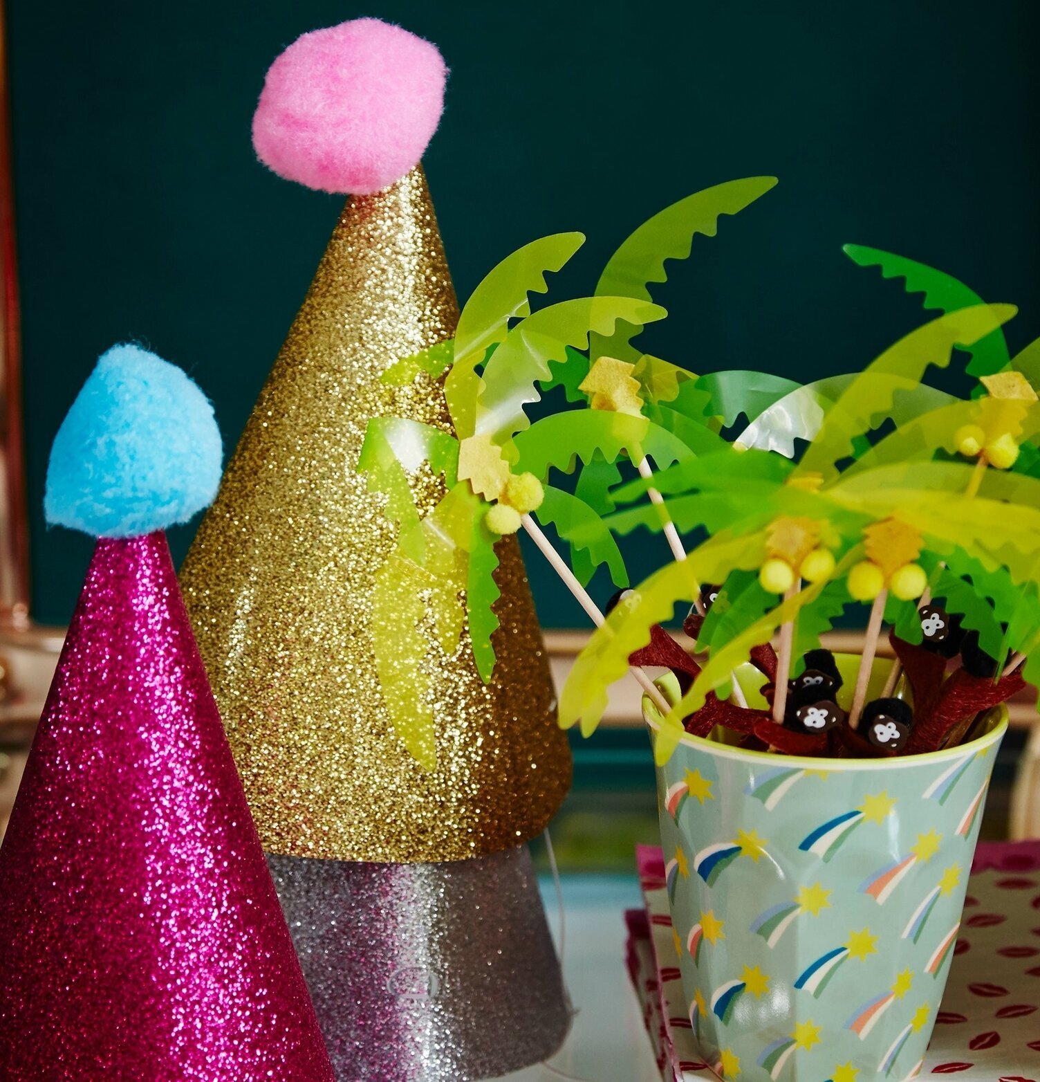 Muggar Boys Universe Print från Rice med drinkpinnar