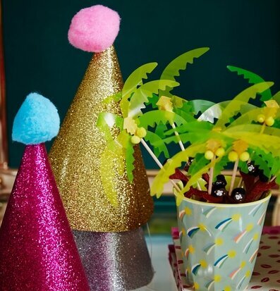 Muggar Boys Universe Print från Rice med drinkpinnar