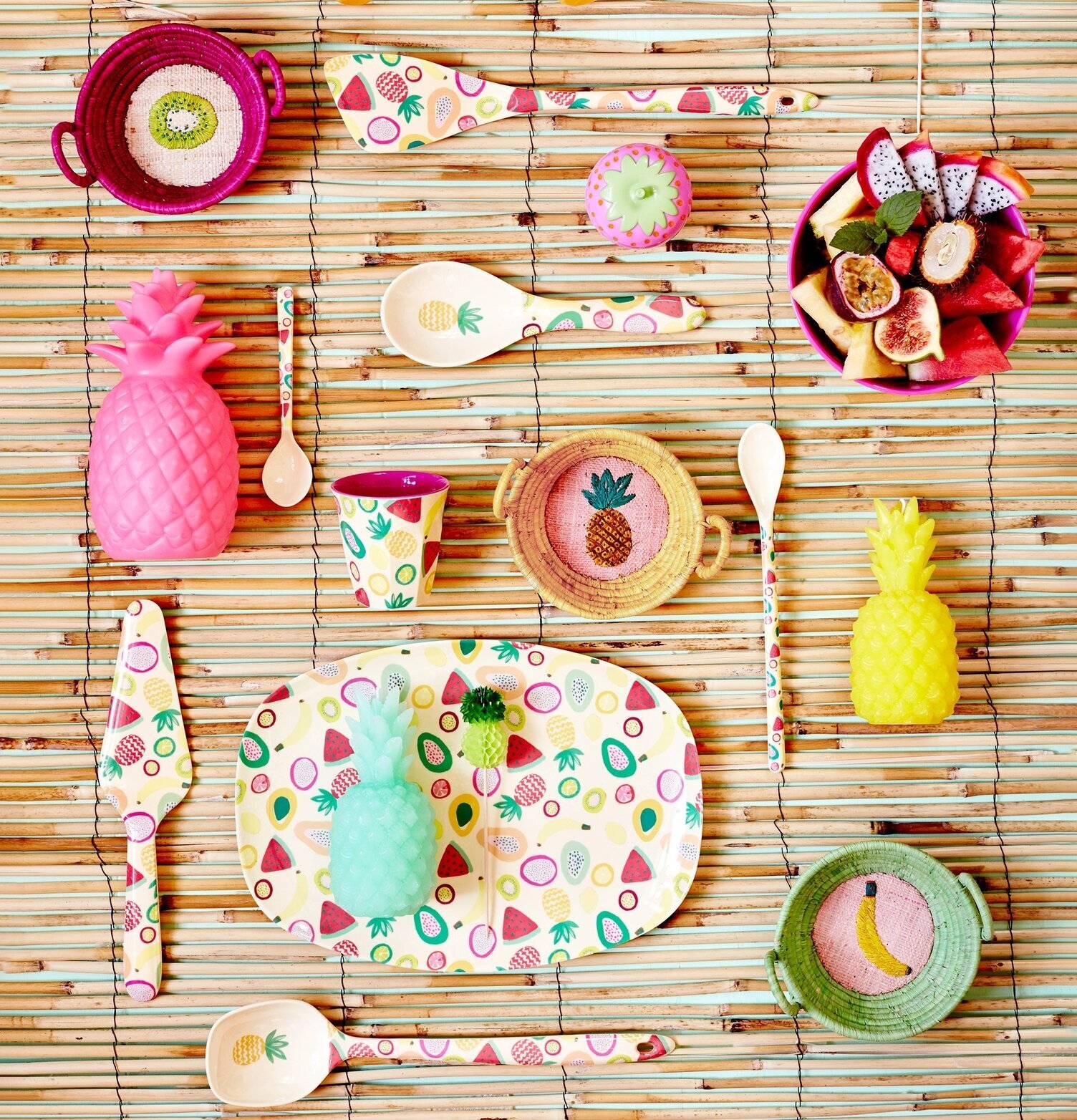 Mugg Tutti Frutti Print från Rice med färgglatt fruktmönster